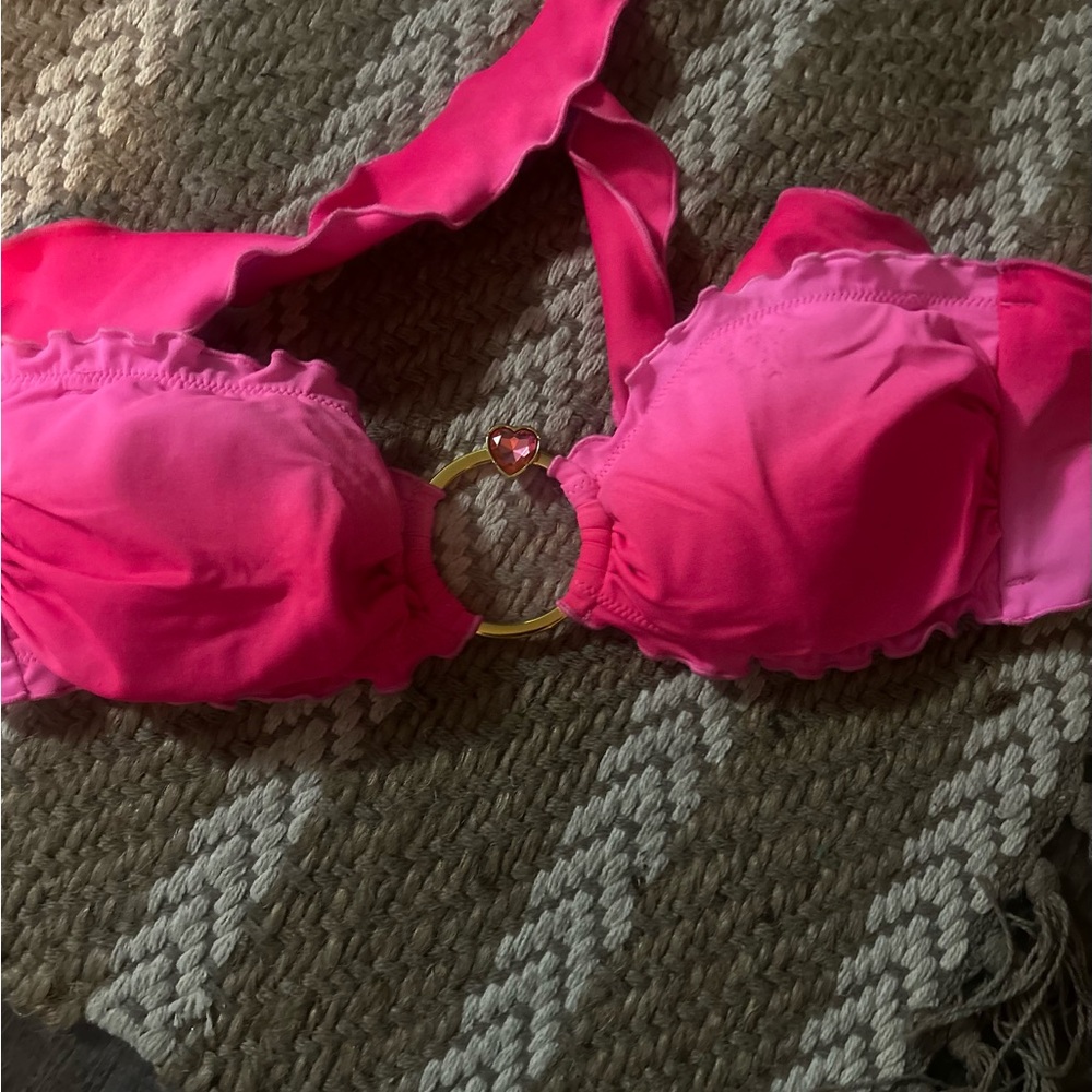 Cute PINK bikini top.